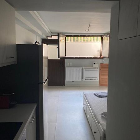 Minimalist Studio Behind Hilton Hotel Athens Ngoại thất bức ảnh
